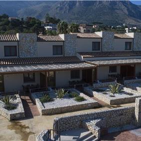 2 bedroom seaside apartments with shared pool, sleeps 4-5